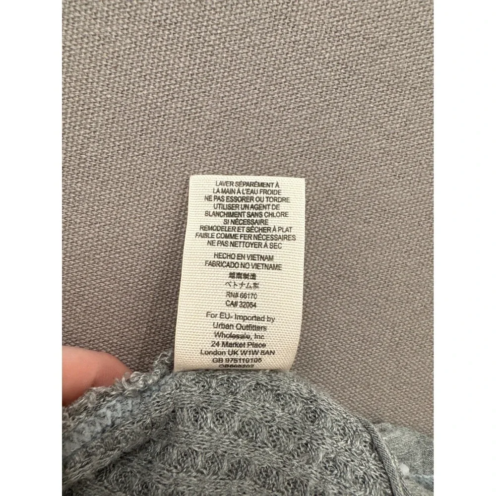 We The Free Free People Gray Waffle Knit Thermal V-Neck‎ Ruffle Hem Top Medium